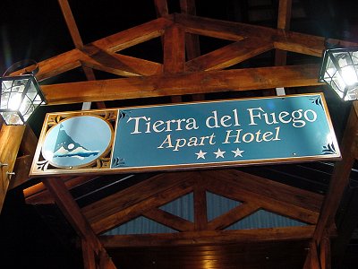 Entrada al Apart Hotel Tierra del Fuego